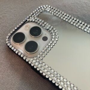 Source Unknown Mirror Silver Phone Case iPhone 16 PROMAX